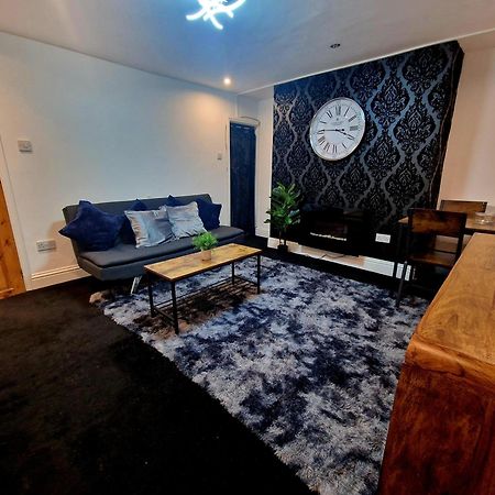 Private Courtyard Apartment In Bradford With Parking Shipley  Exterior photo